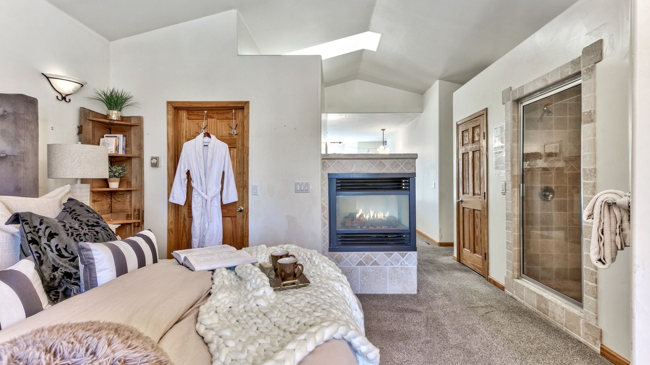 Photo of Bedroom in Tahoe Keys