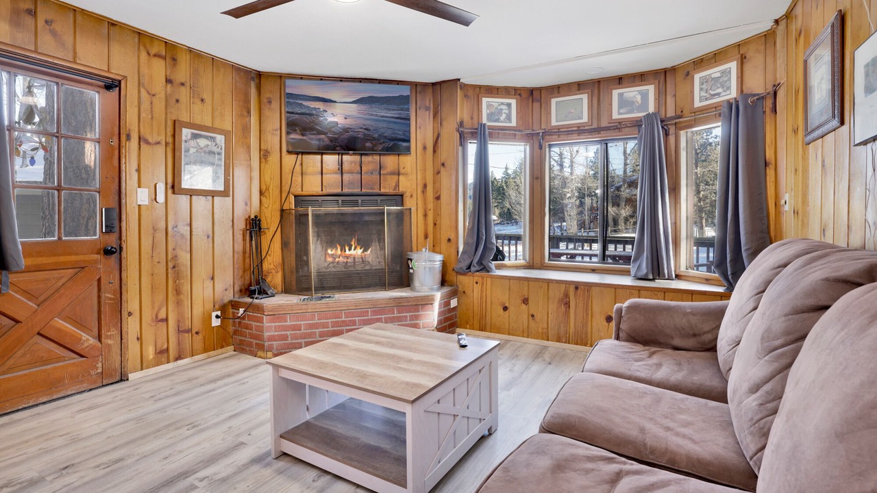 Photo of Livingroom in Big Bear Lake