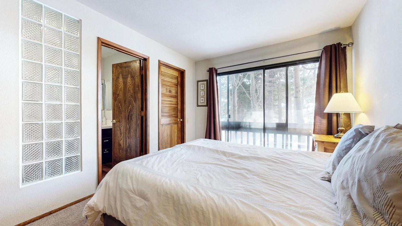 Photo of Bedroom in Mammoth Lakes