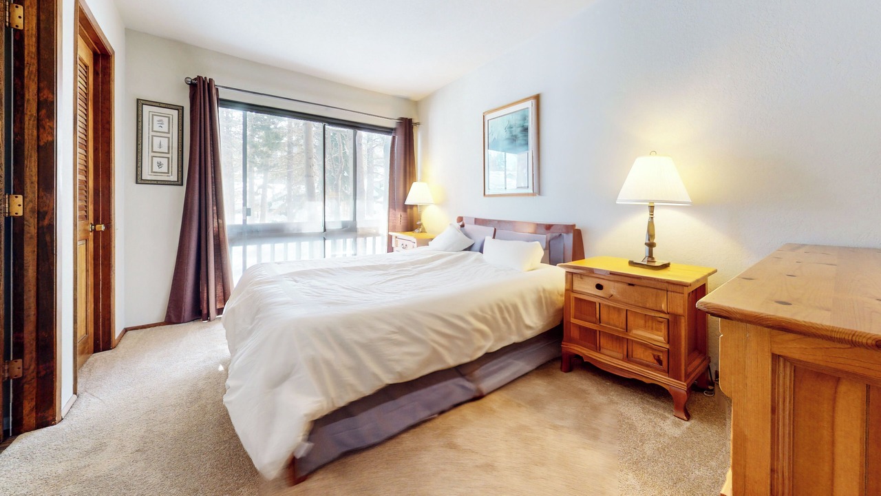 Photo of Bedroom in Mammoth Lakes