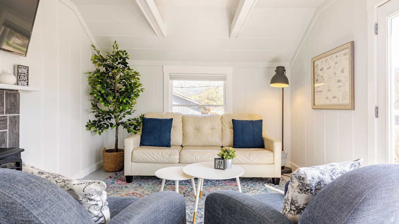 Photo of Livingroom in Kenwood