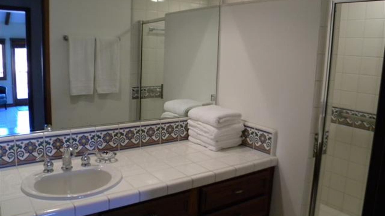Photo of Bathroom in Avalon