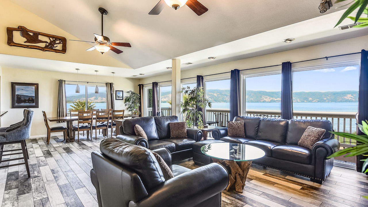 Photo of Livingroom in North Lakeport