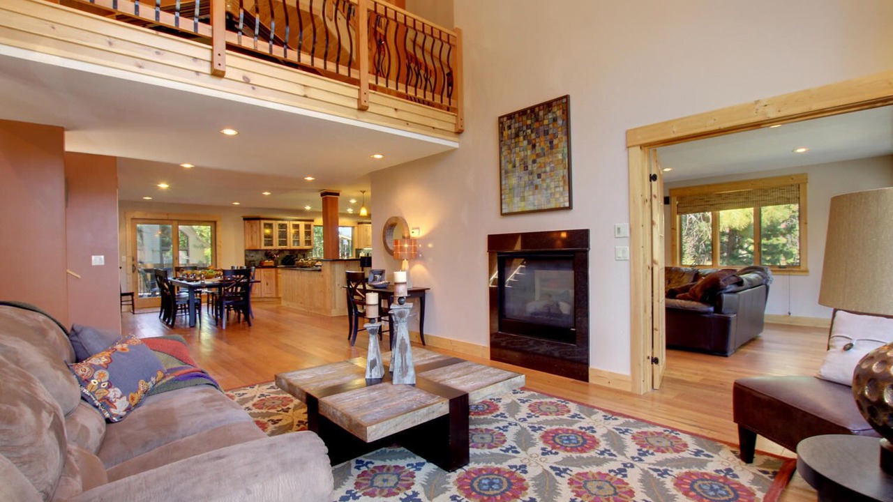 Photo of Livingroom in Country Club Estates