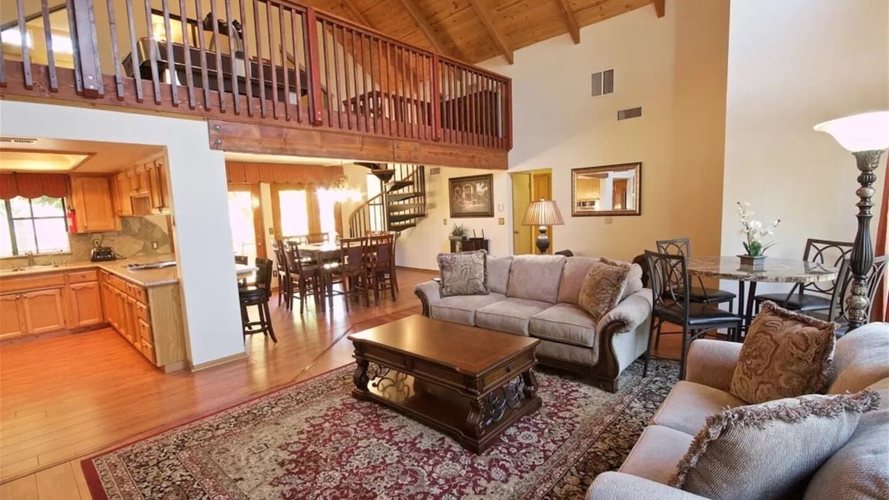 Photo of Livingroom in Oakhurst