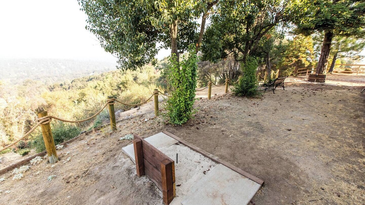 Photo of Outdoor in Oakhurst