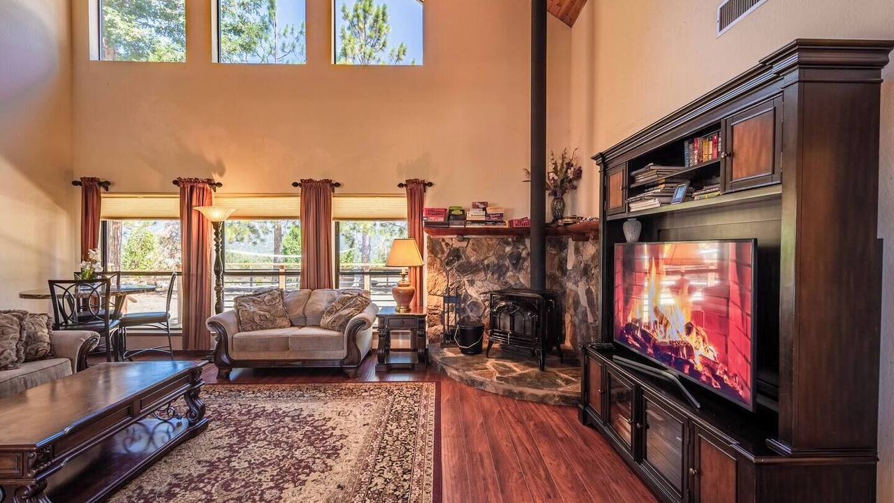 Photo of Livingroom in Oakhurst