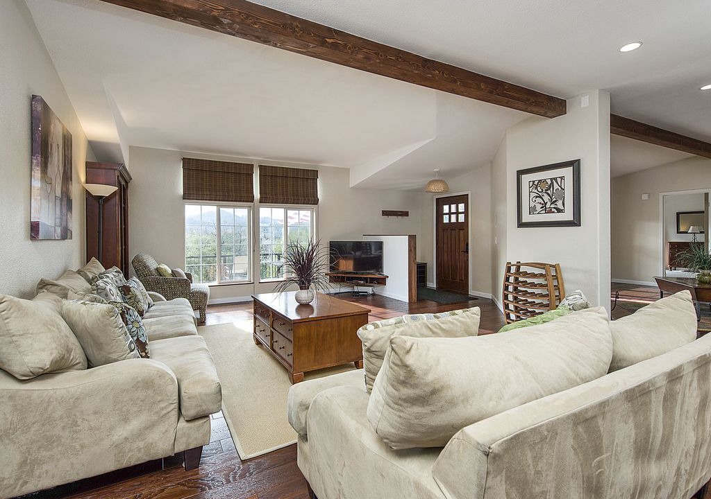 Photo of Livingroom in Cloverdale