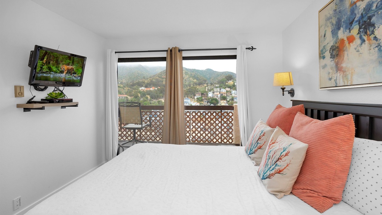 Photo of Bedroom in Avalon