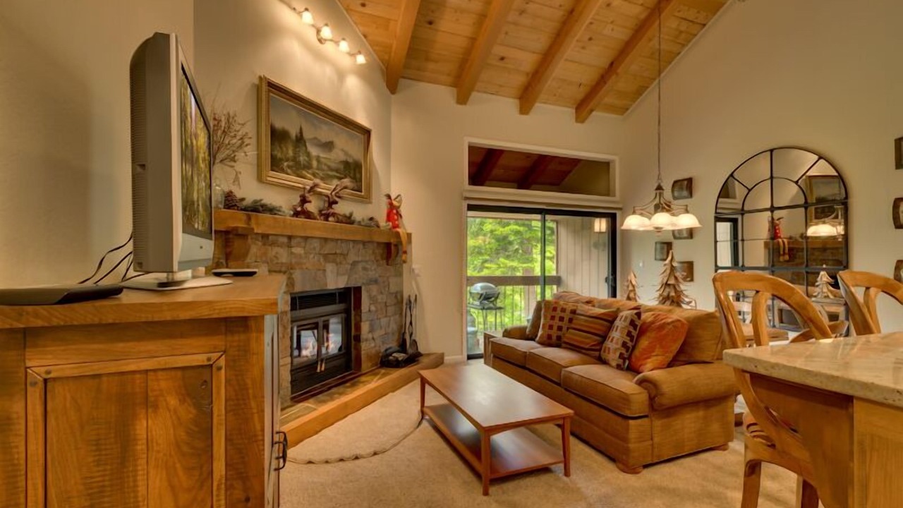 Photo of Livingroom in Carnelian Woods