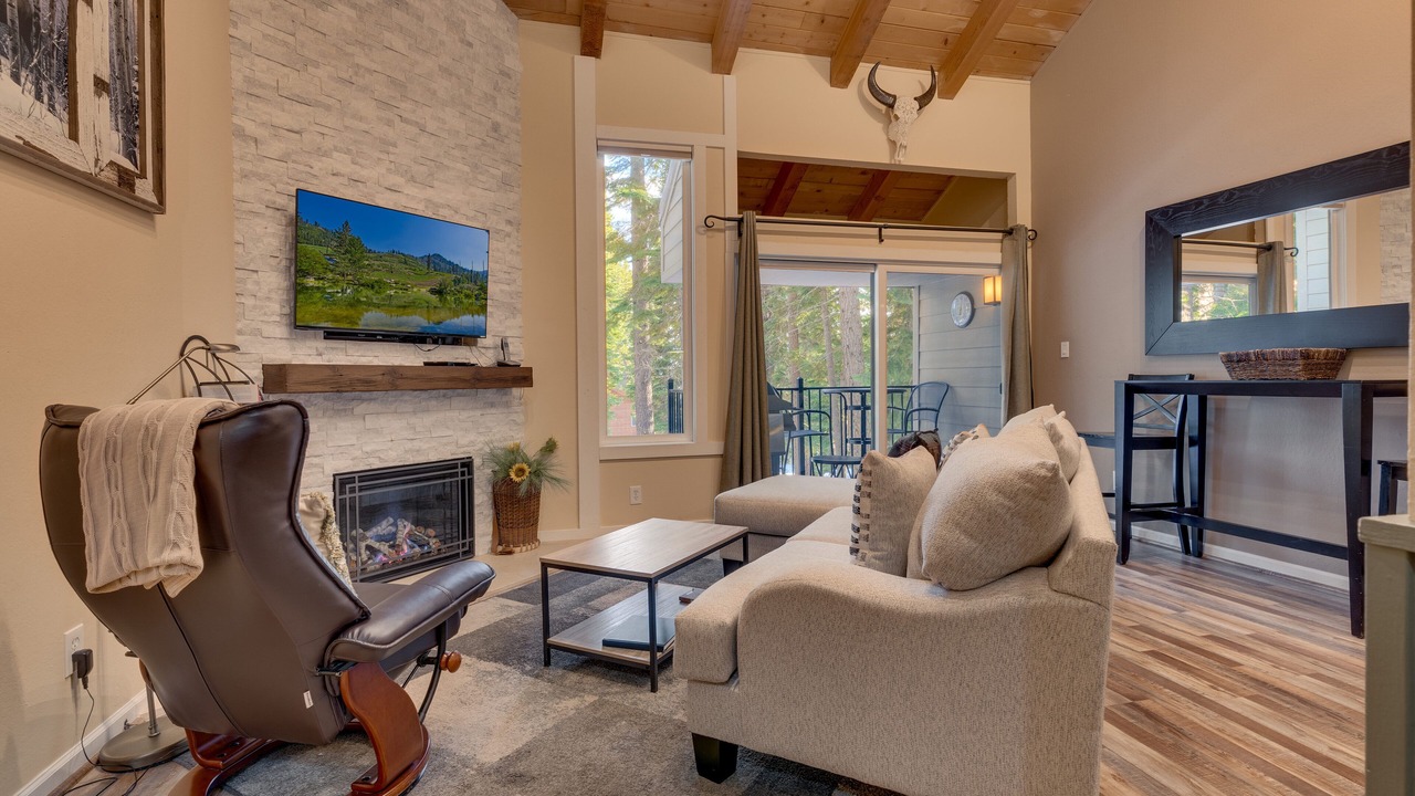 Photo of Livingroom in Carnelian Woods