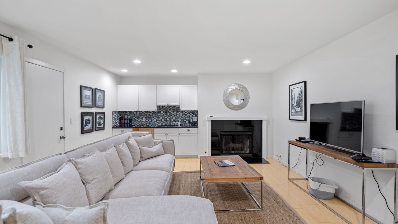 Photo of Livingroom in Hollywood Beach