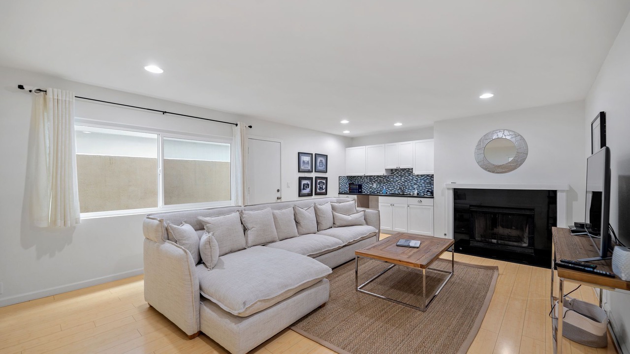 Photo of Livingroom in Hollywood Beach