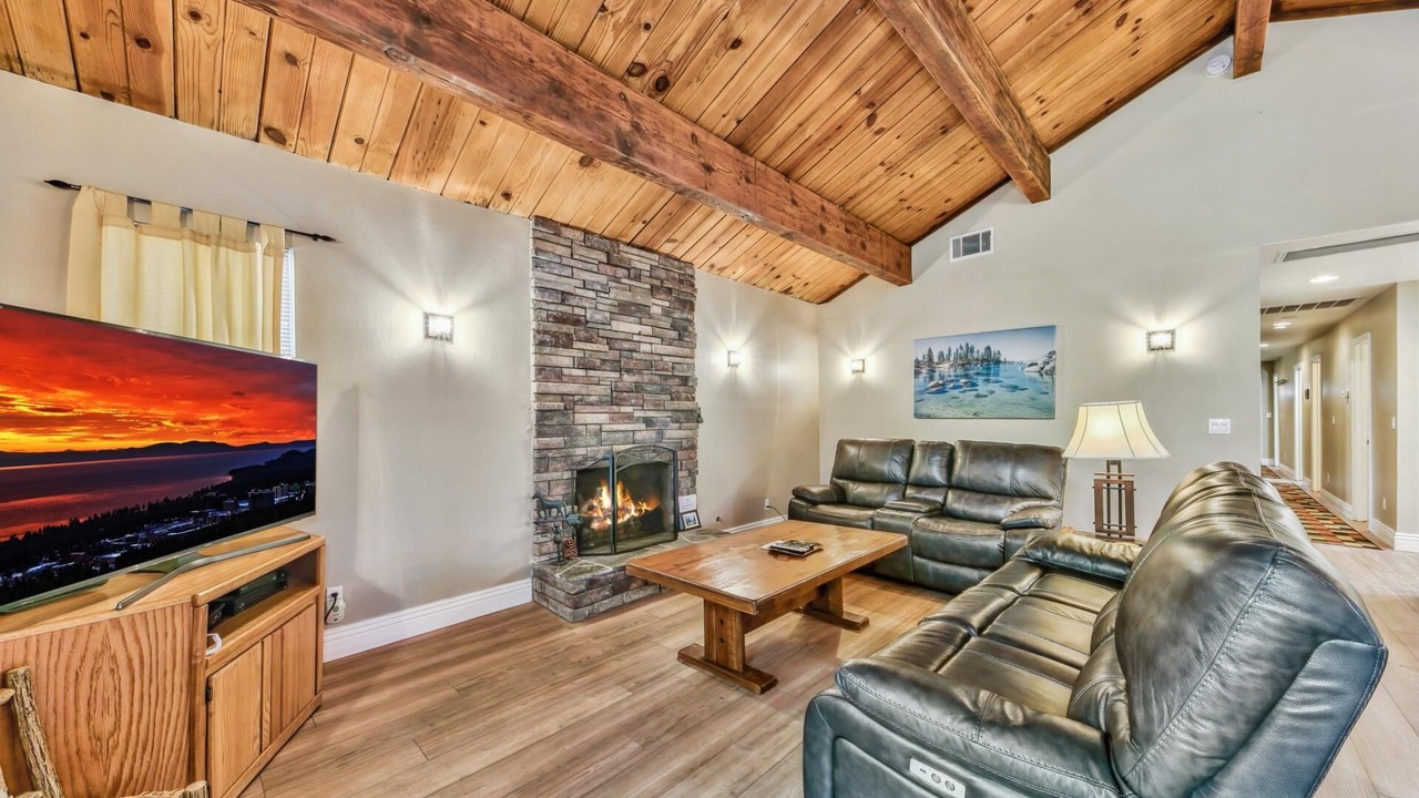 Photo of Livingroom in Country Club Estates