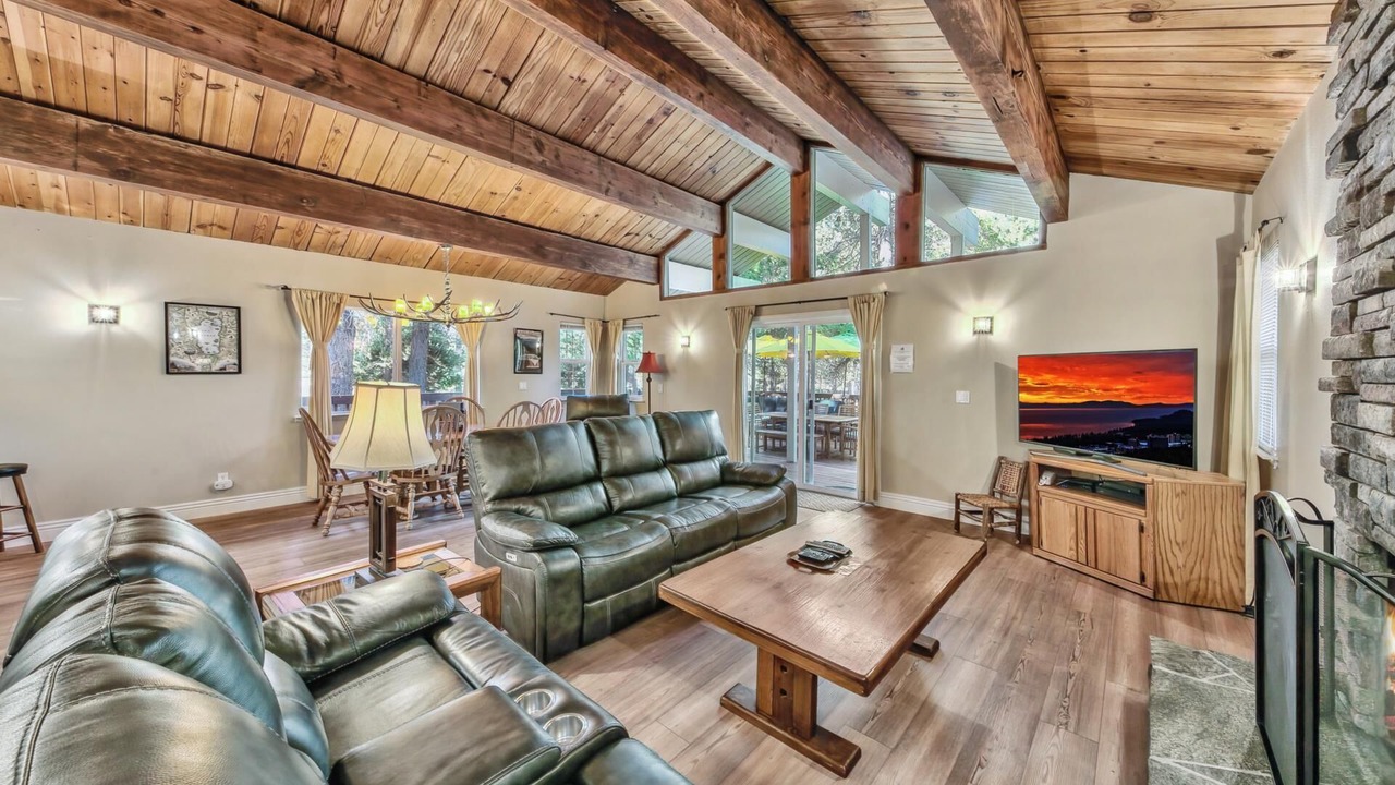 Photo of Livingroom in Country Club Estates