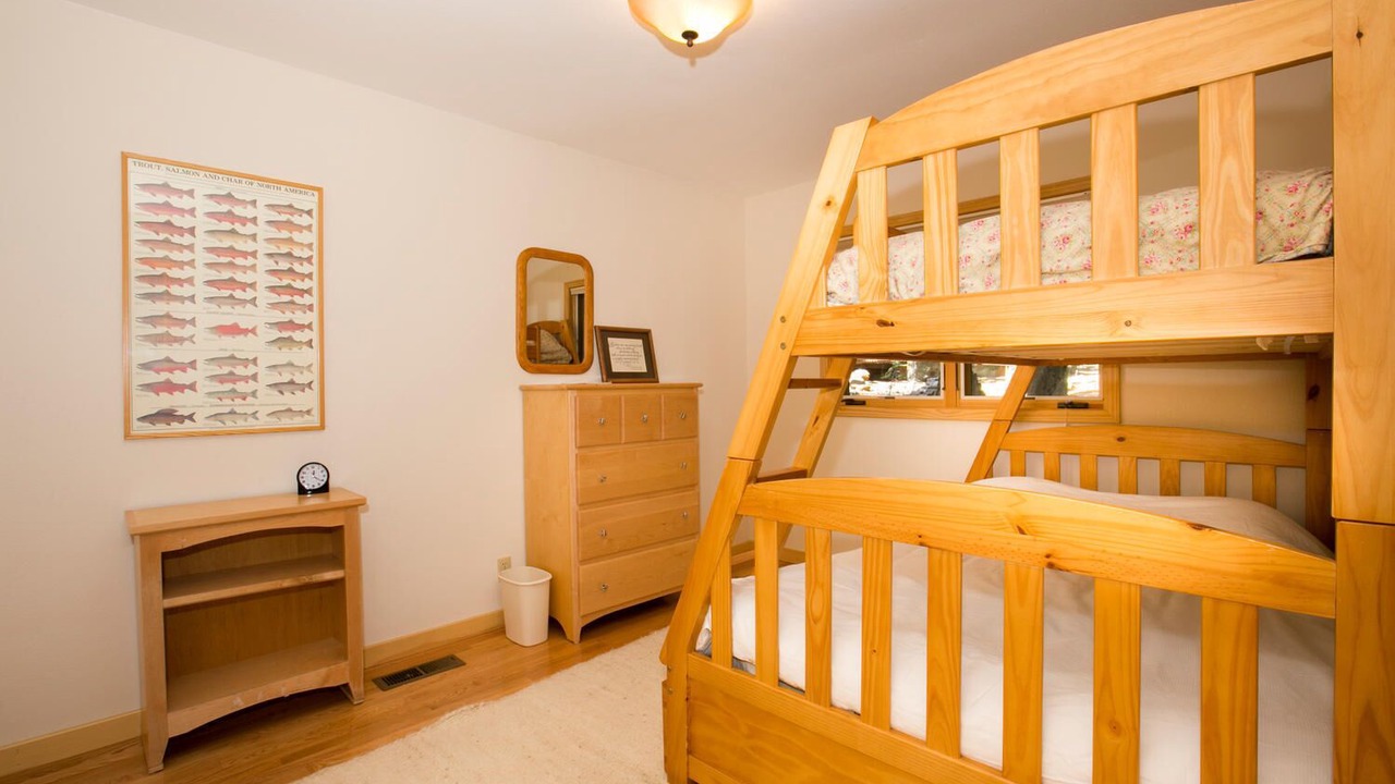 Photo of Bedroom in Timberland