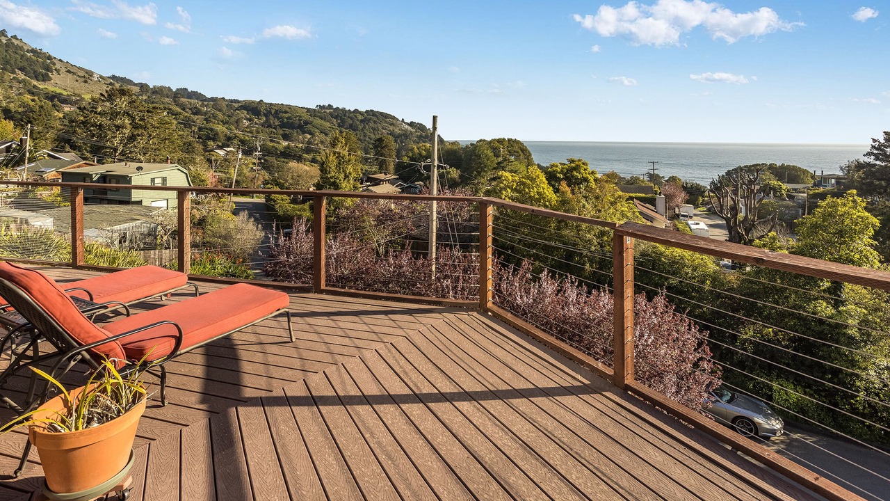 Photo of Patio Balcony in Stinson Beach
