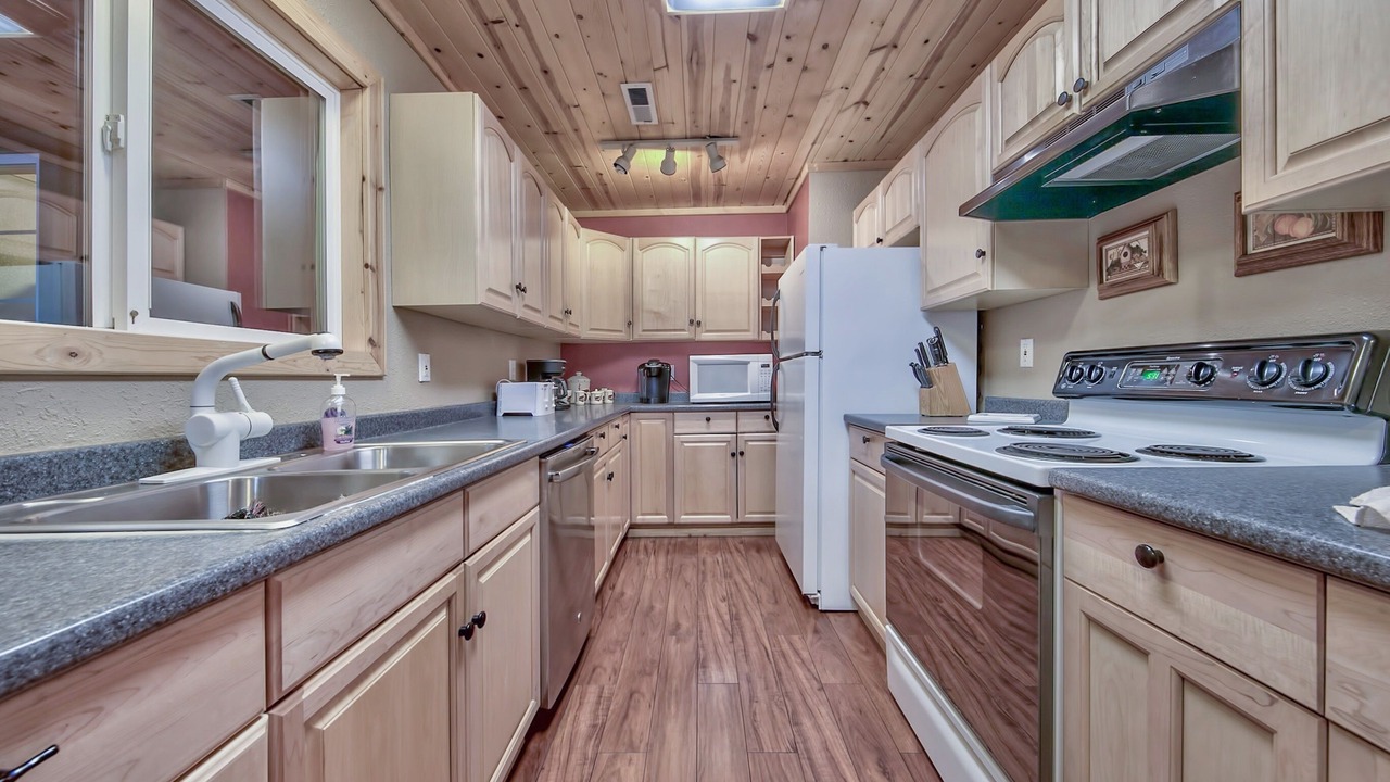 Photo of Kitchen in North Upper Truckee