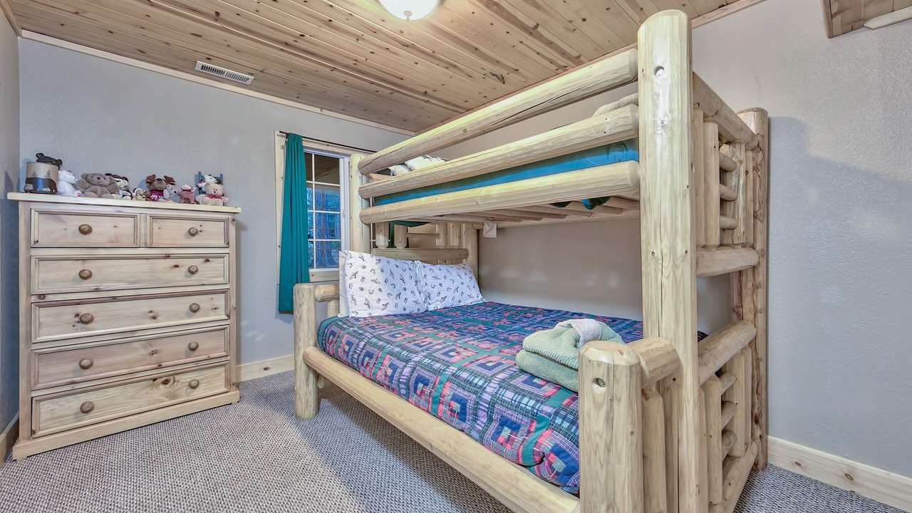 Photo of Bedroom in North Upper Truckee