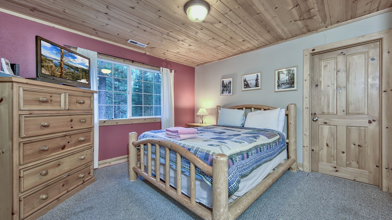 Photo of Bedroom in North Upper Truckee