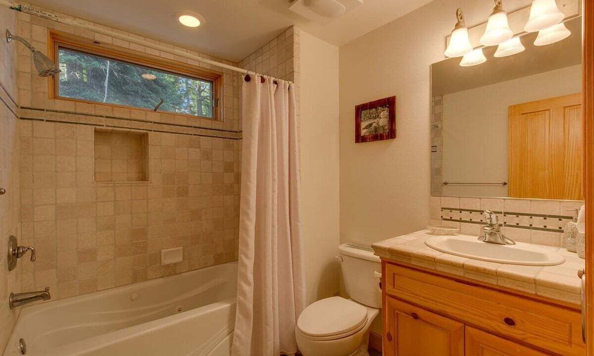 Photo of Bathroom in Tahoma