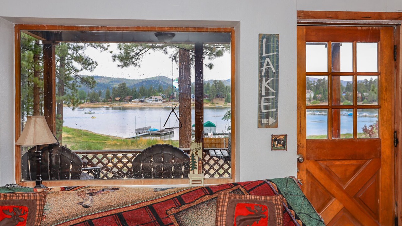 Photo of Livingroom in Big Bear Lake