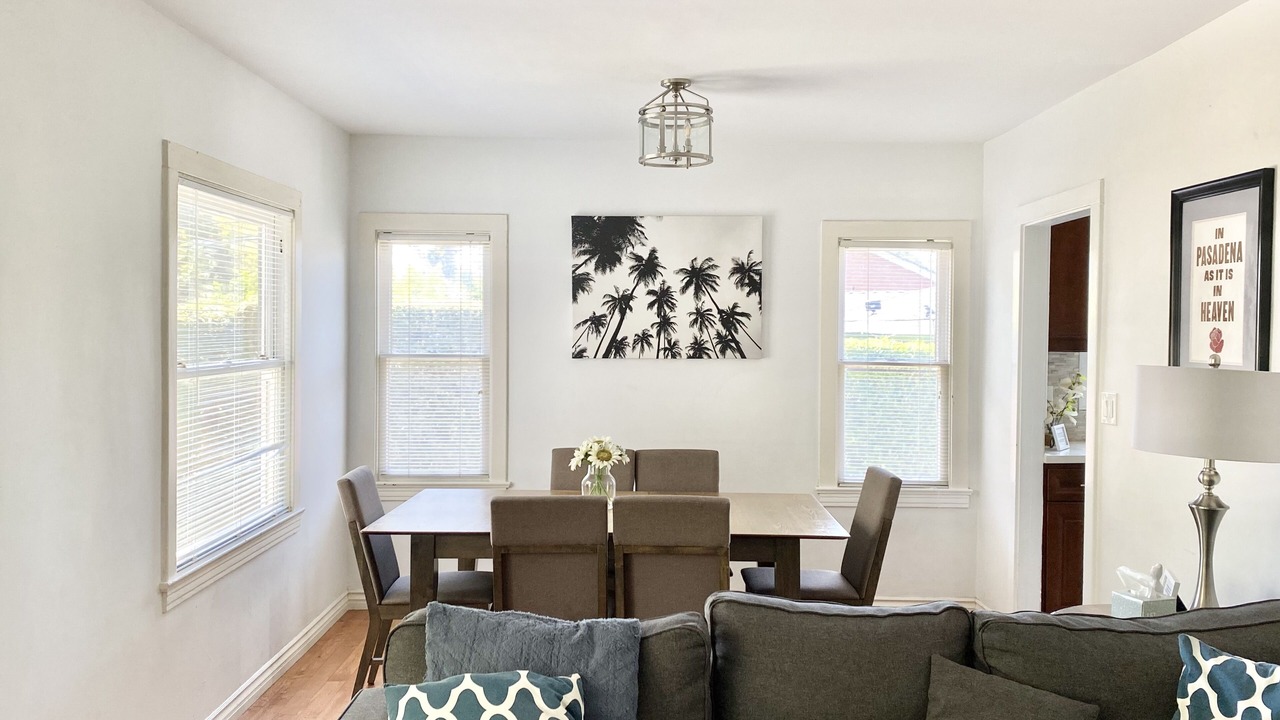 Photo of Livingroom in North Central