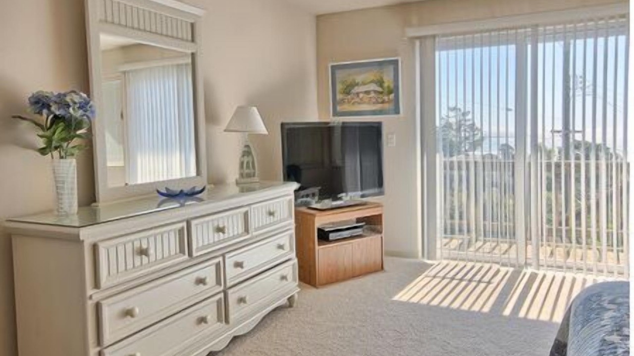 Photo of Livingroom in Marine Terrace