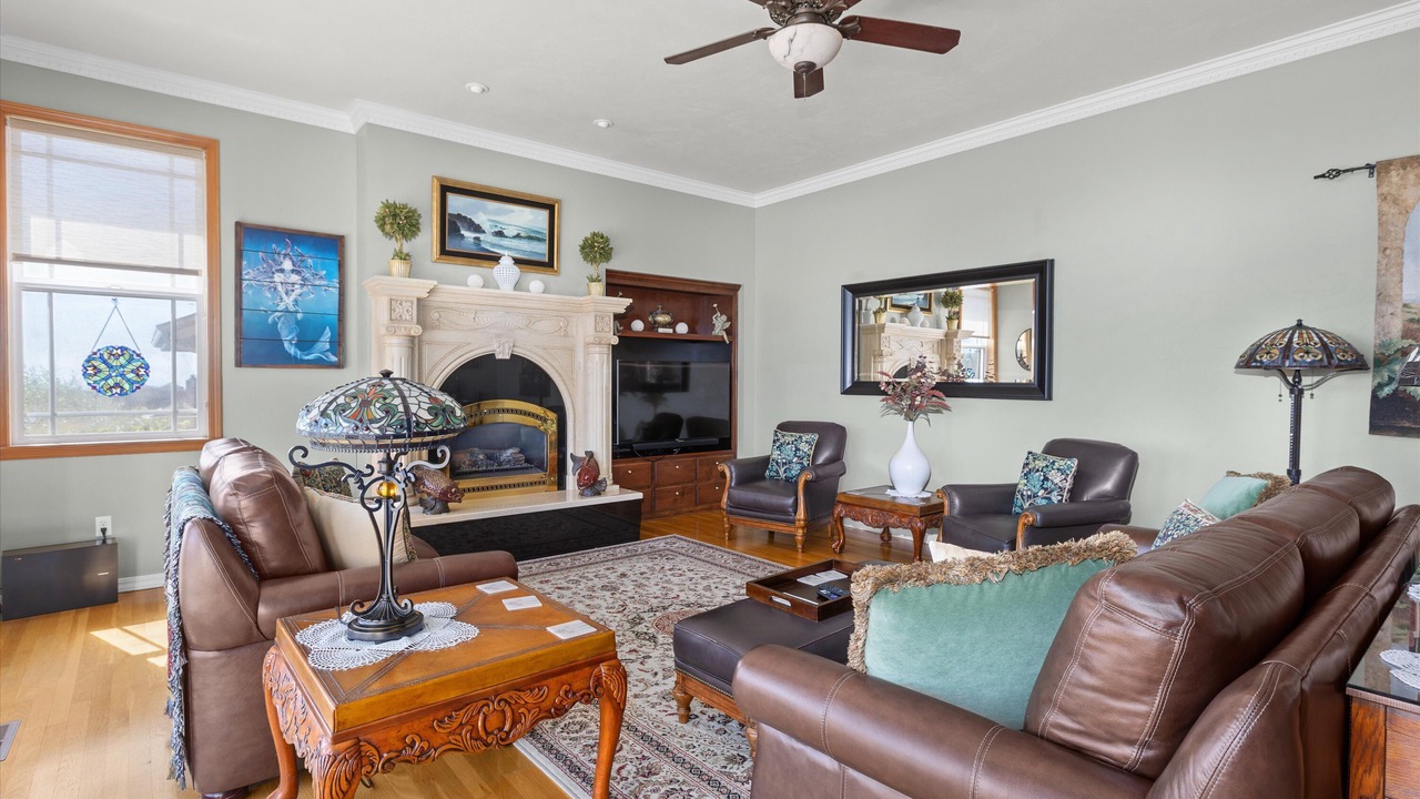 Photo of Livingroom in Marine Terrace