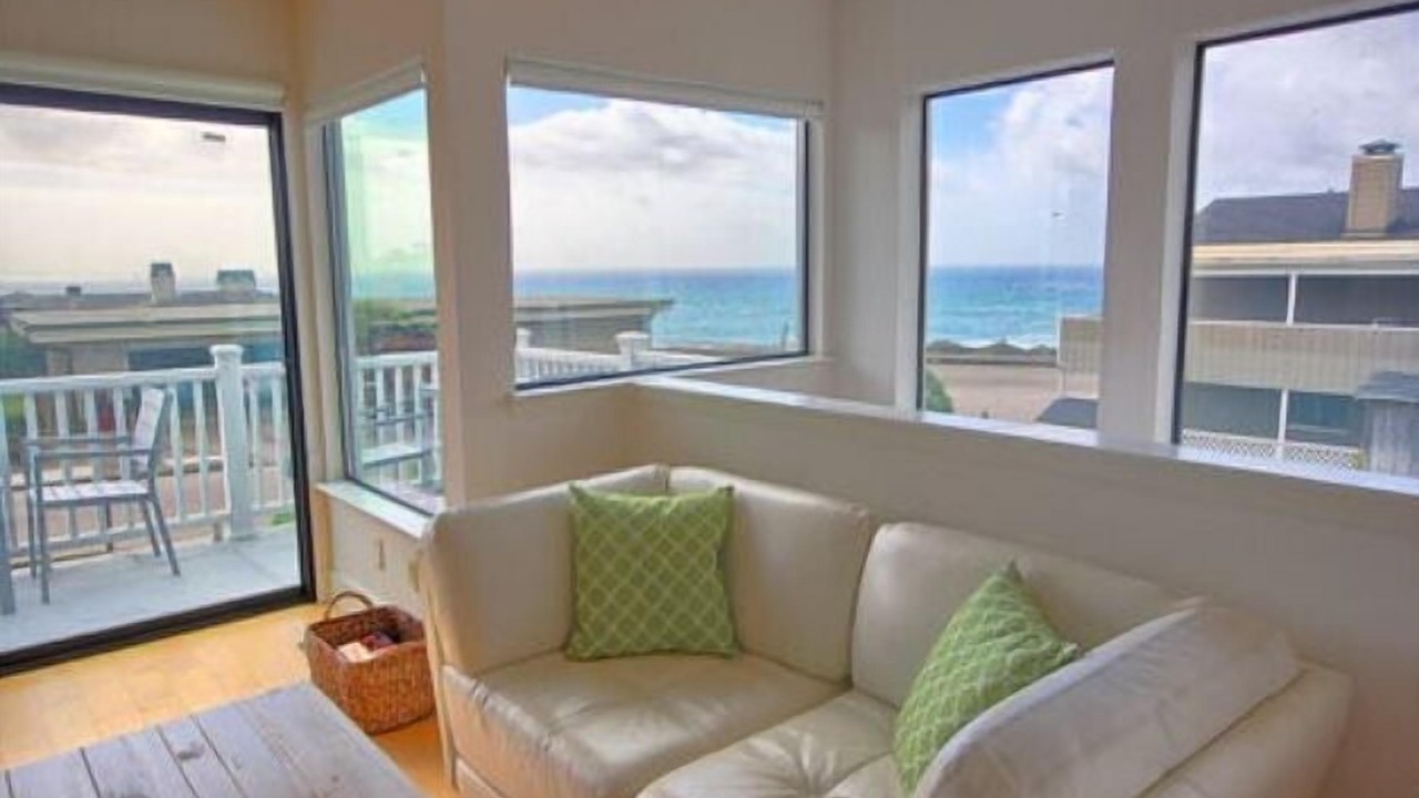 Photo of Livingroom in San Simeon