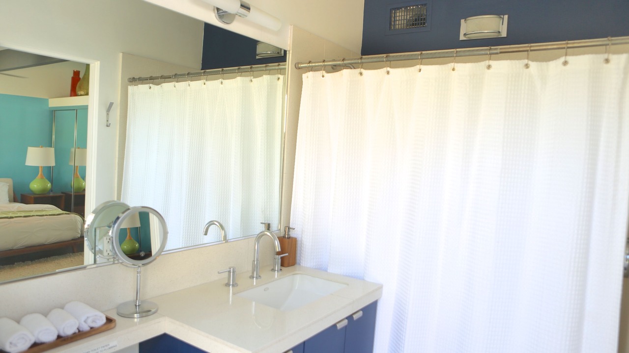 Photo of Bathroom in Racquet Club Estates