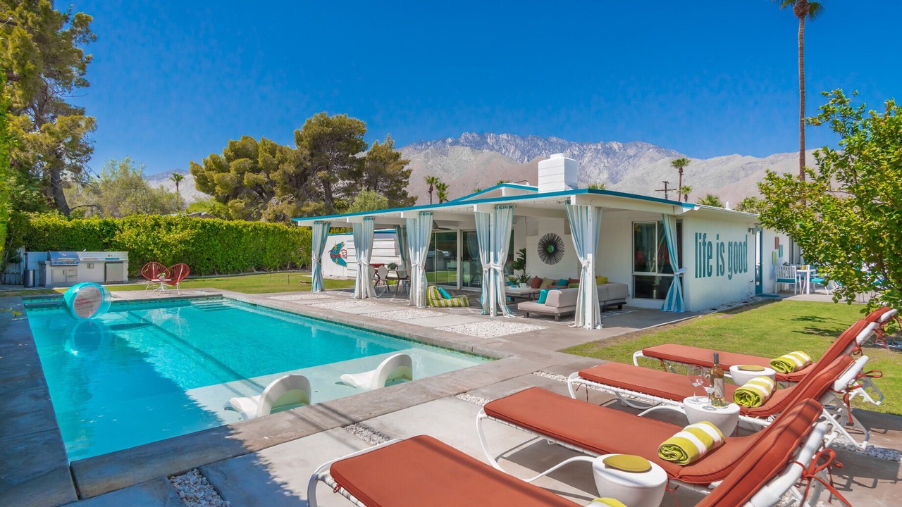 Photo of Outdoor in Racquet Club Estates