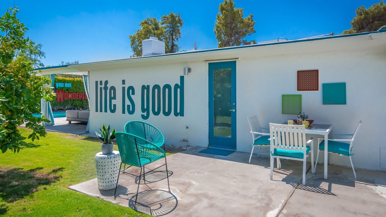 Photo of Outdoor in Racquet Club Estates