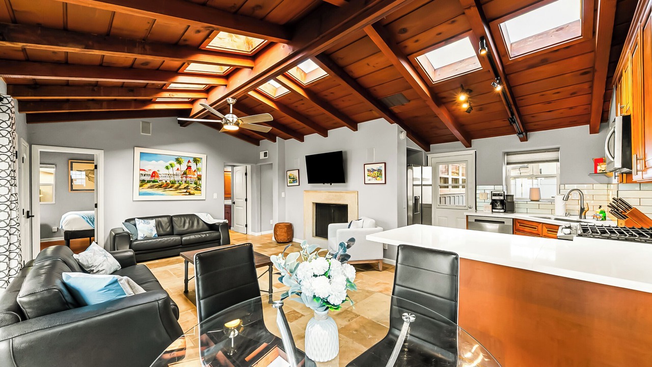 Photo of Livingroom in South Mission Beach