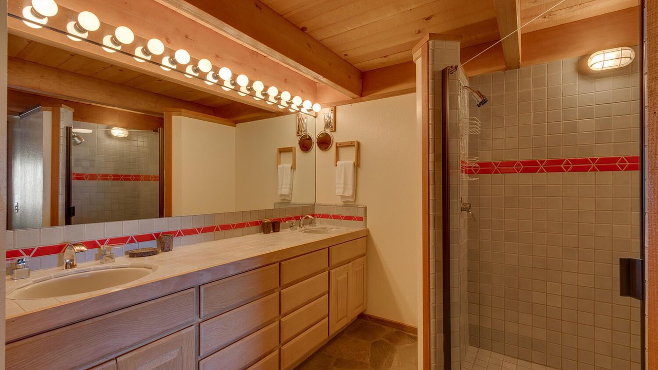 Photo of Bathroom in Lake Forest