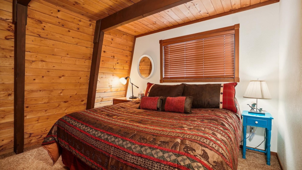 Photo of Bedroom in Lake Forest