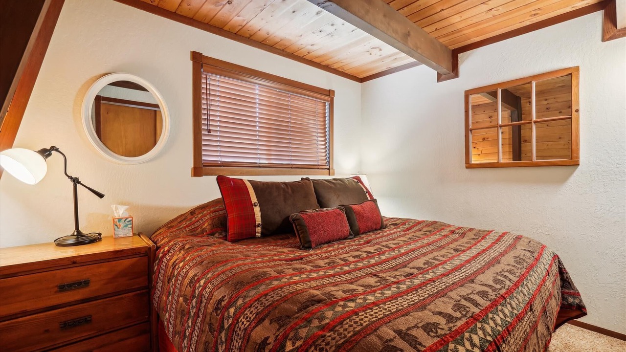 Photo of Bedroom in Lake Forest