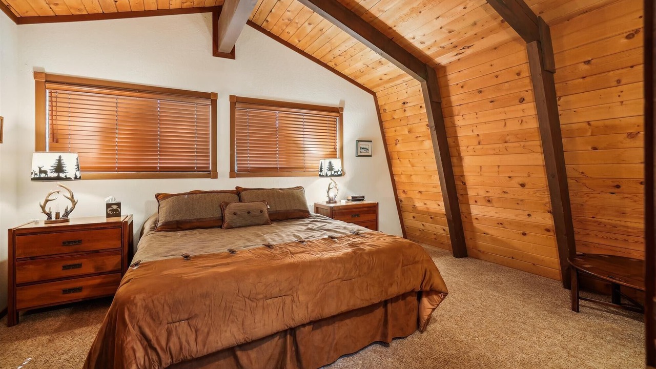 Photo of Bedroom in Lake Forest
