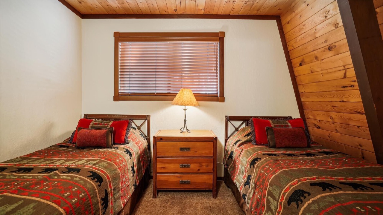 Photo of Bedroom in Lake Forest