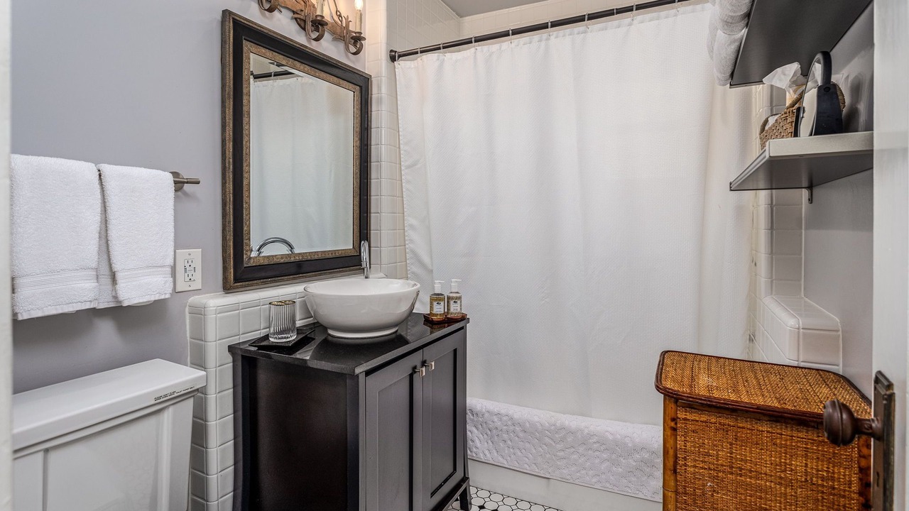 Photo of Bathroom in Altadena