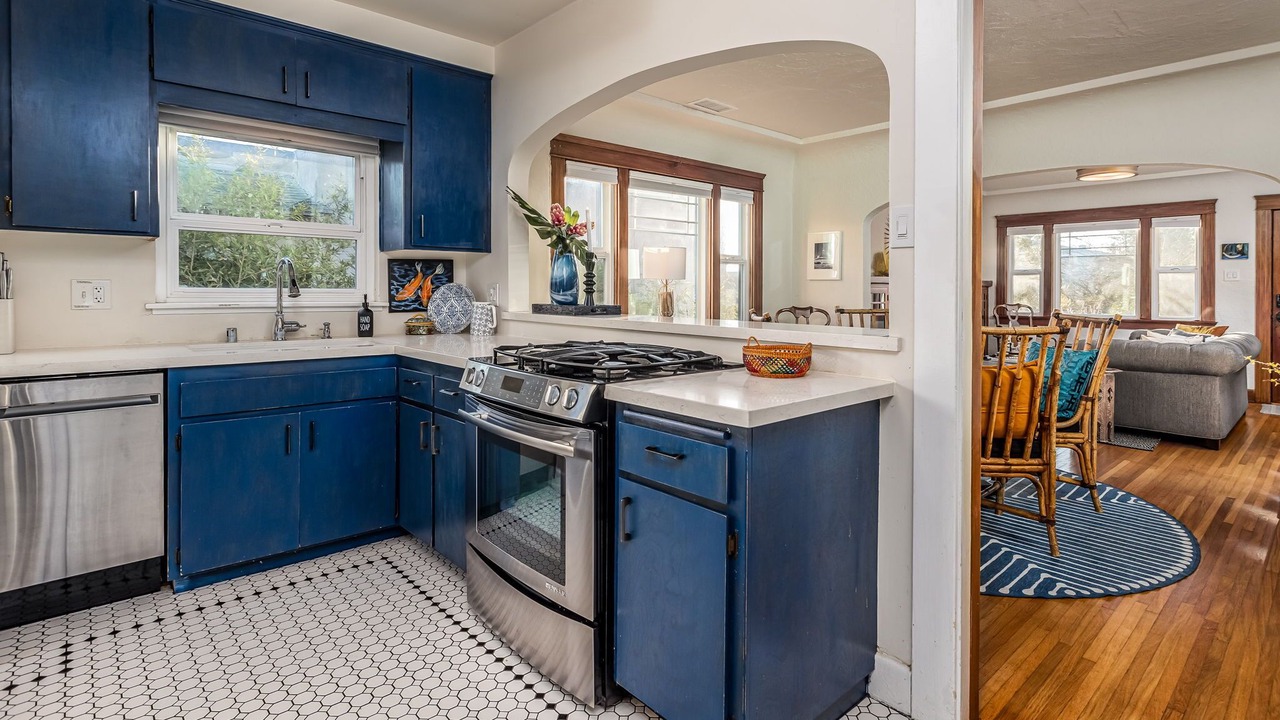 Photo of Kitchen in Altadena