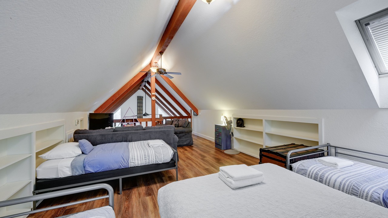 Photo of Bedroom in Coarsegold