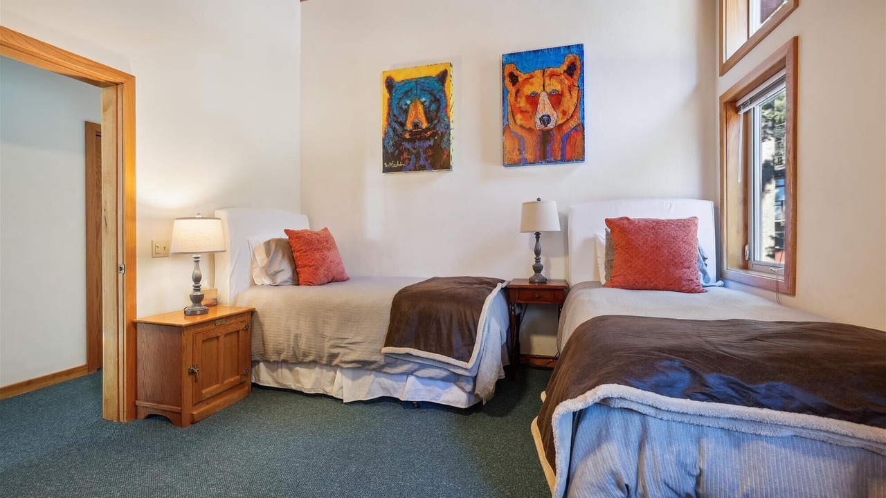 Photo of Bedroom in Lake Forest