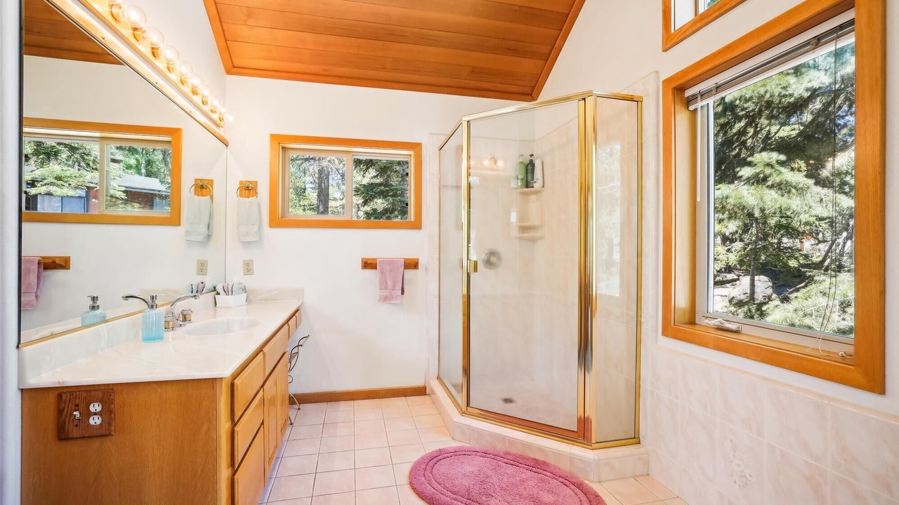 Photo of Bathroom in Lake Forest