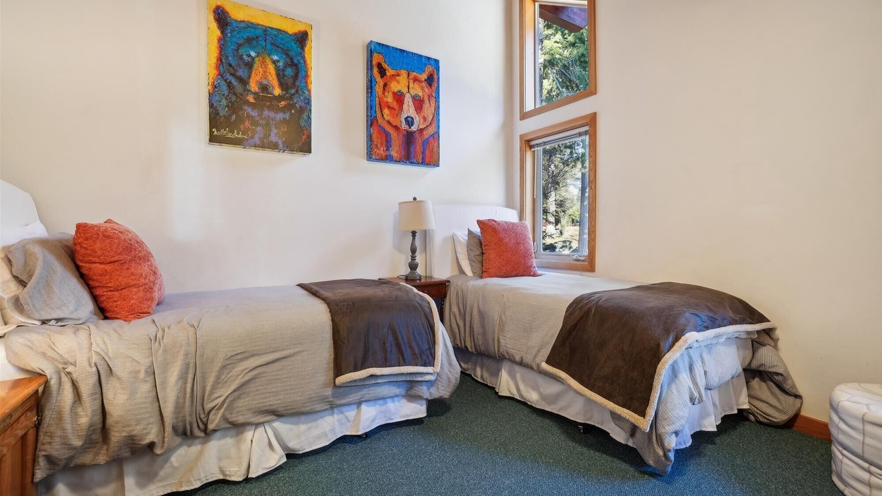 Photo of Bedroom in Lake Forest