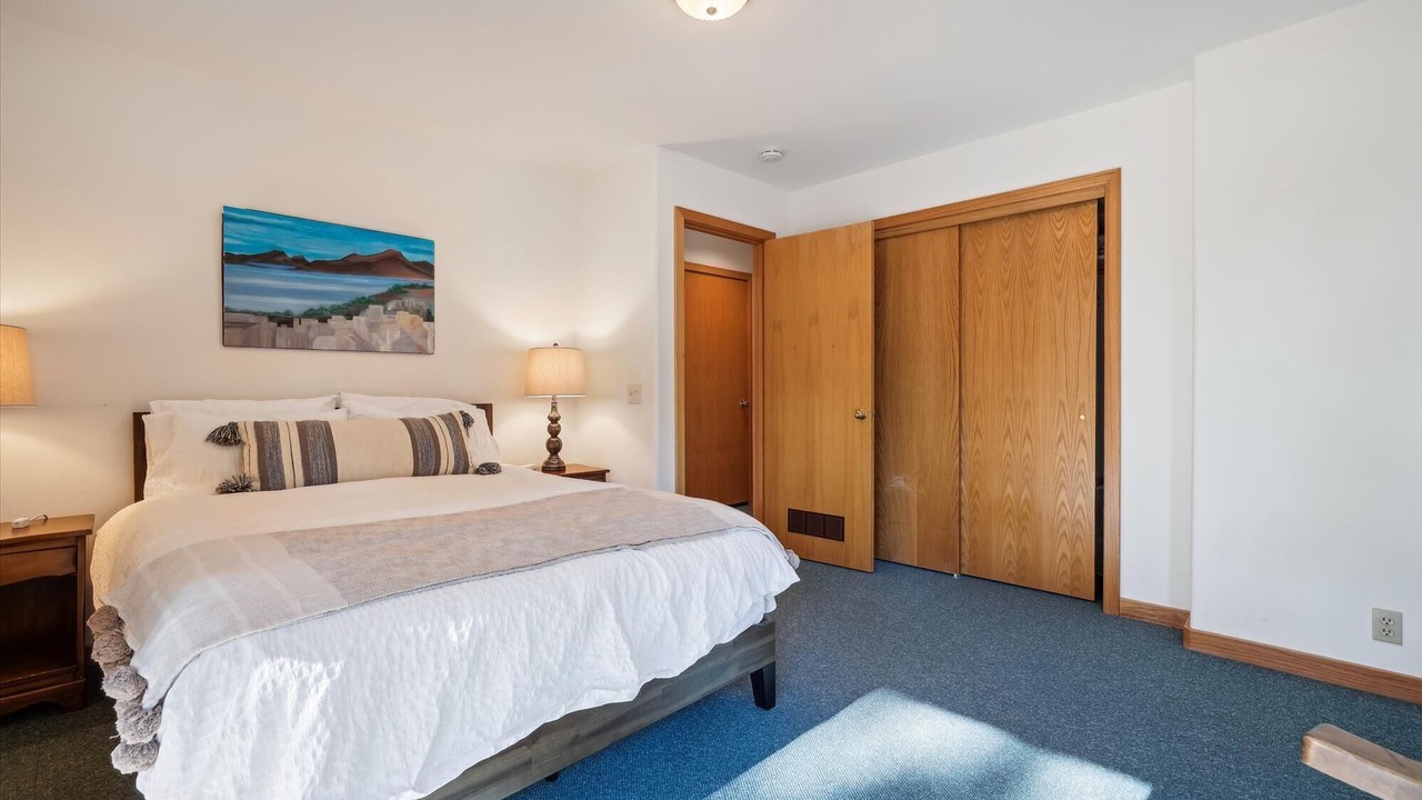 Photo of Bedroom in Lake Forest