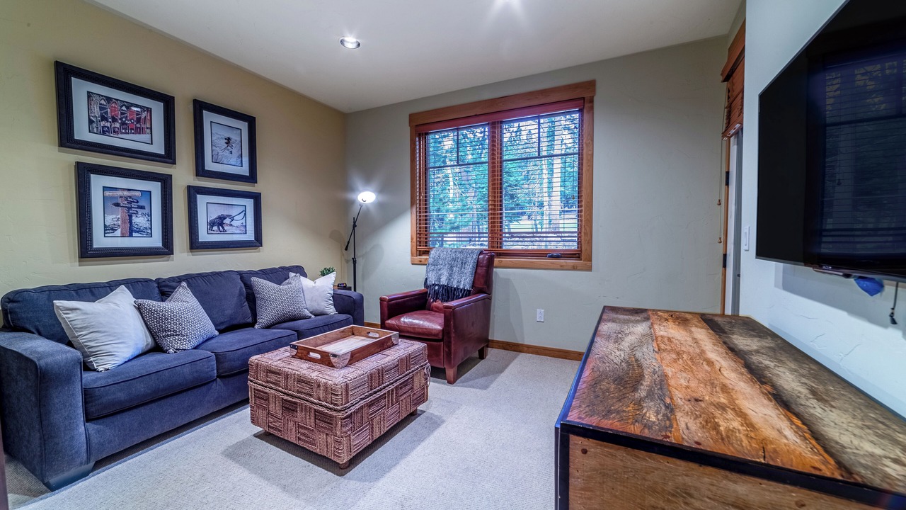 Photo of Livingroom in Woodwinds