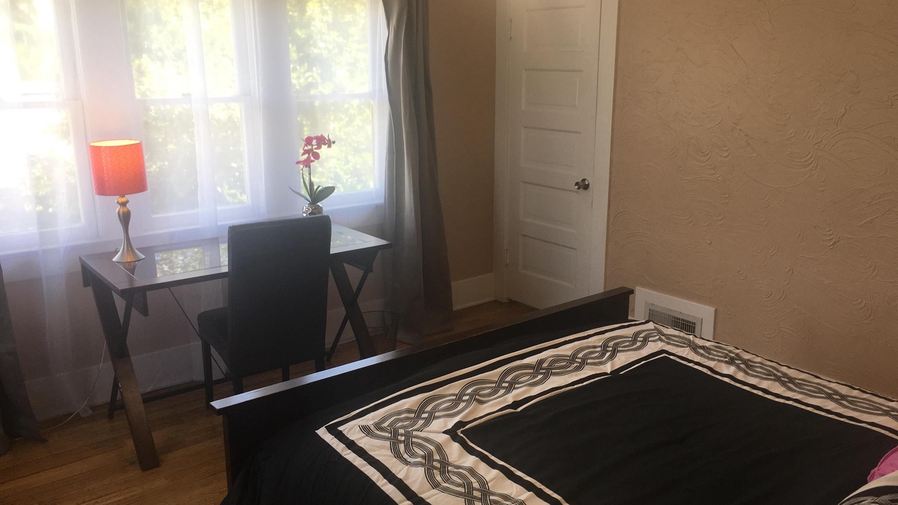 Photo of Bedroom in Tower District