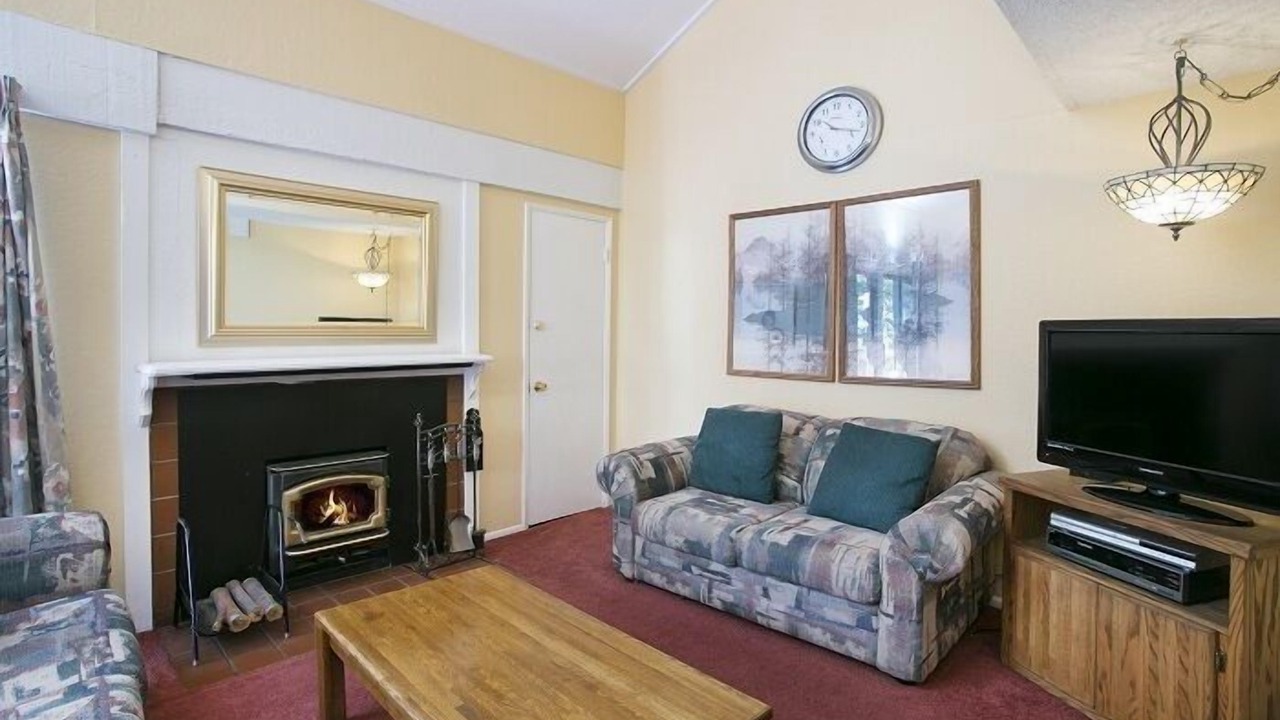 Photo of Livingroom in Mammoth Lakes