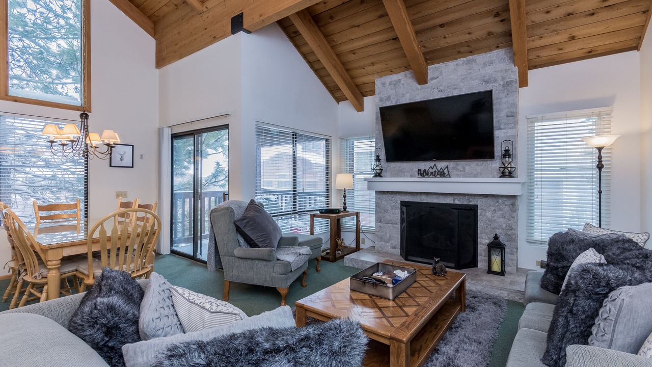 Photo of Livingroom in Mammoth Lakes